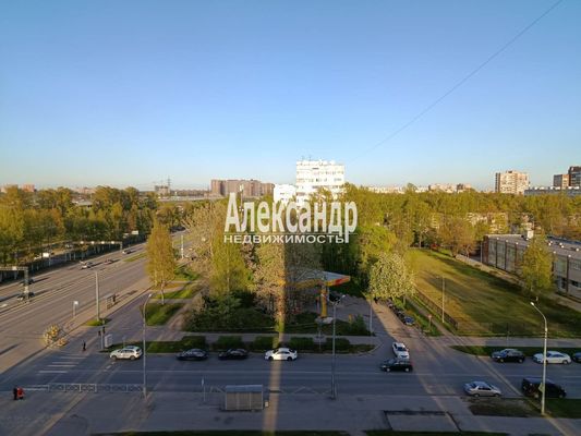 Продам трехкомнатную (3-комн.) квартиру, Ушинского ул, 22/97, Санкт-Петербург г