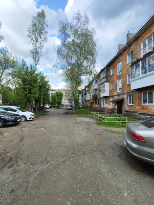 Продам трехкомнатную (3-комн.) квартиру, Черных ул, 1, Нижний Тагил г