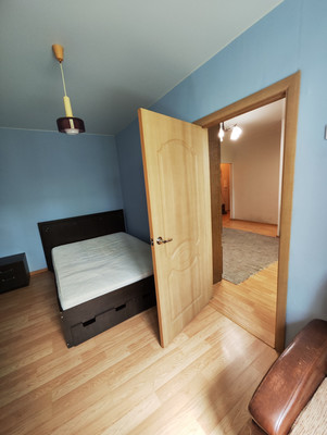 Продам трехкомнатную (3-комн.) квартиру, Черных ул, 1, Нижний Тагил г