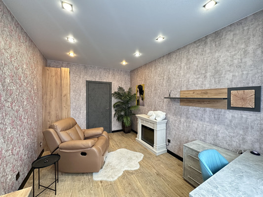 Продам трехкомнатную (3-комн.) квартиру, Измайловский б-р, 4к1, Санкт-Петербург г