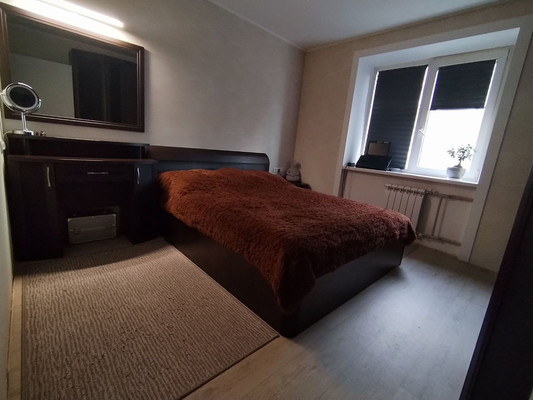 Продам трехкомнатную (3-комн.) квартиру, Таганрогская ул, 120к2, Ростов-на-Дону г