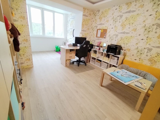 Продам трехкомнатную (3-комн.) квартиру, Таганрогская ул, 120к2, Ростов-на-Дону г