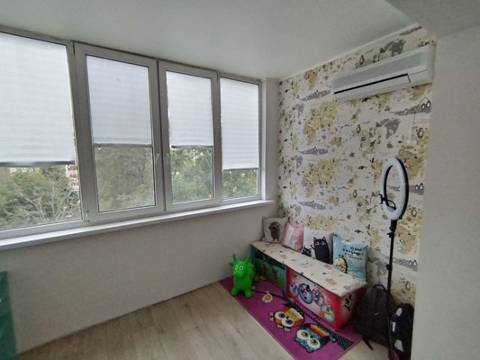 Продам трехкомнатную (3-комн.) квартиру, Таганрогская ул, 120к2, Ростов-на-Дону г