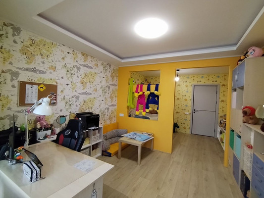 Продам трехкомнатную (3-комн.) квартиру, Таганрогская ул, 120к2, Ростов-на-Дону г