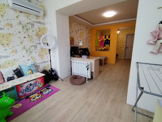 Продам трехкомнатную (3-комн.) квартиру, Таганрогская ул, 120к2, Ростов-на-Дону г