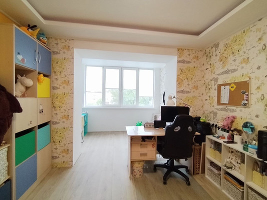 Продам трехкомнатную (3-комн.) квартиру, Таганрогская ул, 120к2, Ростов-на-Дону г