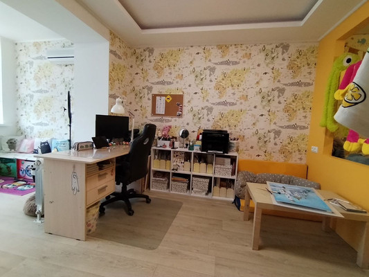 Продам трехкомнатную (3-комн.) квартиру, Таганрогская ул, 120к2, Ростов-на-Дону г