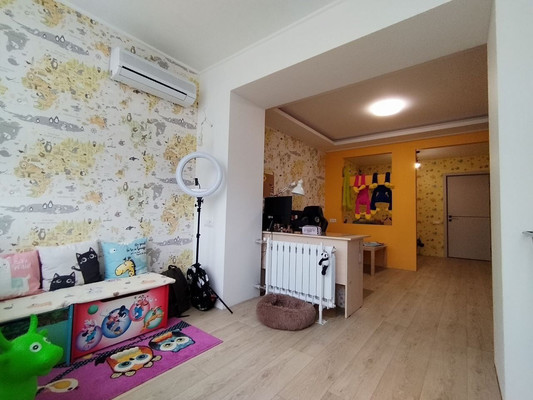 Продам трехкомнатную (3-комн.) квартиру, Таганрогская ул, 120к2, Ростов-на-Дону г