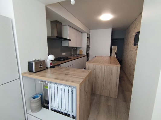 Продам трехкомнатную (3-комн.) квартиру, Таганрогская ул, 120к2, Ростов-на-Дону г