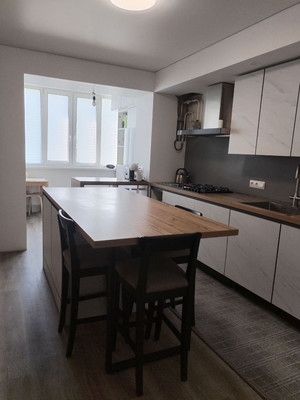 Продам трехкомнатную (3-комн.) квартиру, Таганрогская ул, 120к2, Ростов-на-Дону г