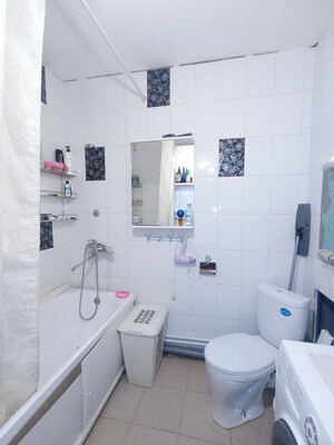 Продам двухкомнатную (2-комн.) квартиру, Павла Корчагина ул, 232к1, Киров г