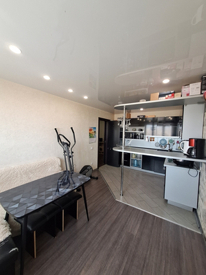 Продам двухкомнатную (2-комн.) квартиру, Мостовицкая ул, 1, Киров г
