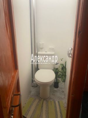 Продам трехкомнатную (3-комн.) квартиру, 18-я В.О. линия, д. 19, Санкт-Петербург г