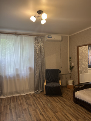 Продам трехкомнатную (3-комн.) квартиру, Школьная ул, 1/3, Ростов-на-Дону г