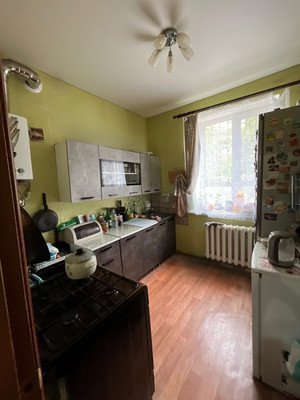 Продам трехкомнатную (3-комн.) квартиру, Школьная ул, 1/3, Ростов-на-Дону г