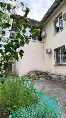 Продам трехкомнатную (3-комн.) квартиру, Школьная ул, 1/3, Ростов-на-Дону г