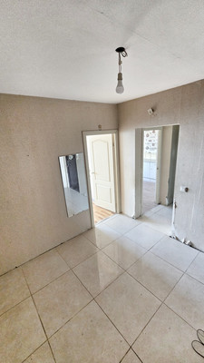 Продам трехкомнатную (3-комн.) квартиру, им. 40-летия Победы пер, 101, Старокорсунская ст-ца