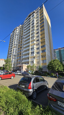 Продам трехкомнатную (3-комн.) квартиру, им. 40-летия Победы пер, 101, Старокорсунская ст-ца