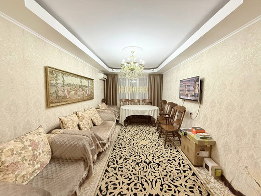 Продам трехкомнатную (3-комн.) квартиру, Калинина ул, 250кБ, Нальчик г