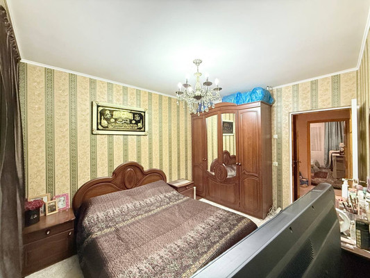 Продам трехкомнатную (3-комн.) квартиру, Калинина ул, 250кБ, Нальчик г