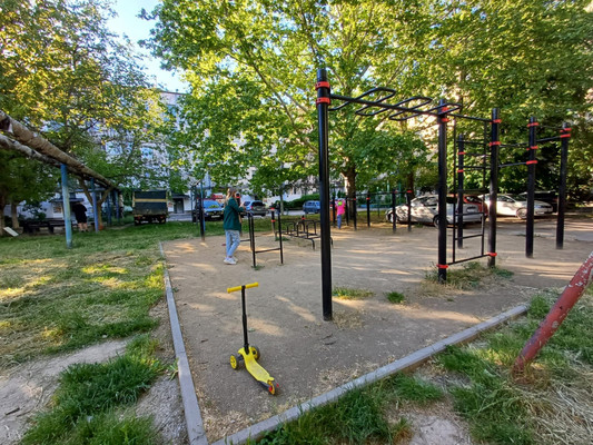 Продам трехкомнатную (3-комн.) квартиру, Заводской пер, 44, Симферополь г