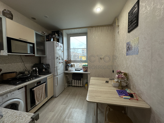 Продам двухкомнатную (2-комн.) квартиру, Миллионная ул, 15к3, Москва г