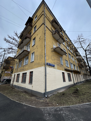 Продам двухкомнатную (2-комн.) квартиру, Миллионная ул, 15к3, Москва г