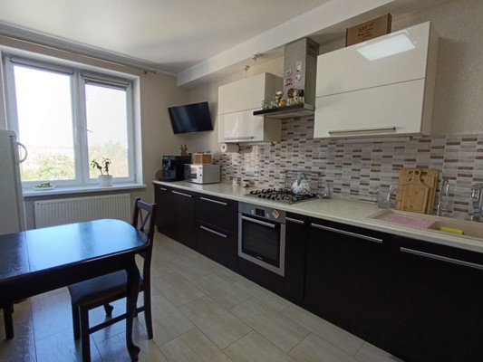 Продам трехкомнатную (3-комн.) квартиру, Мира ул, 2, Калининград г