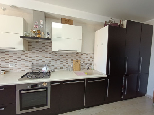 Продам трехкомнатную (3-комн.) квартиру, Мира ул, 2, Калининград г