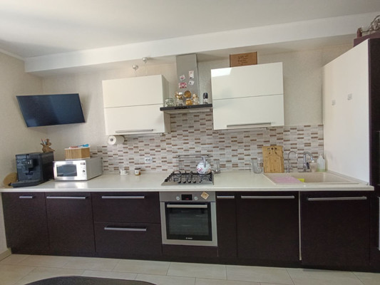 Продам трехкомнатную (3-комн.) квартиру, Мира ул, 2, Калининград г