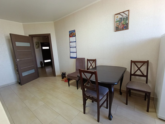 Продам трехкомнатную (3-комн.) квартиру, Мира ул, 2, Калининград г