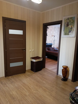 Продам трехкомнатную (3-комн.) квартиру, Мира ул, 2, Калининград г