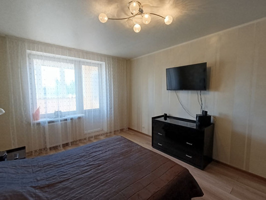 Продам трехкомнатную (3-комн.) квартиру, Мира ул, 2, Калининград г