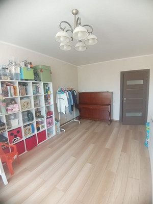Продам трехкомнатную (3-комн.) квартиру, Мира ул, 2, Калининград г