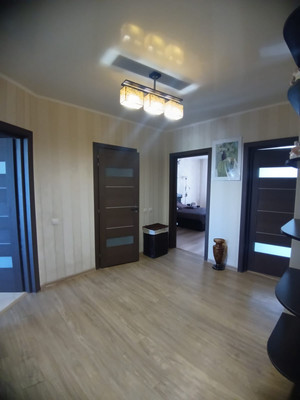 Продам трехкомнатную (3-комн.) квартиру, Мира ул, 2, Калининград г