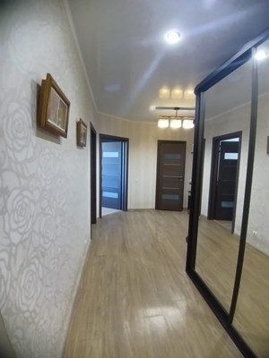 Продам трехкомнатную (3-комн.) квартиру, Мира ул, 2, Калининград г