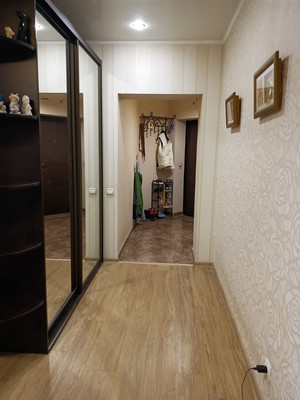 Продам трехкомнатную (3-комн.) квартиру, Мира ул, 2, Калининград г