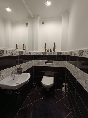 Продам трехкомнатную (3-комн.) квартиру, Мира ул, 2, Калининград г