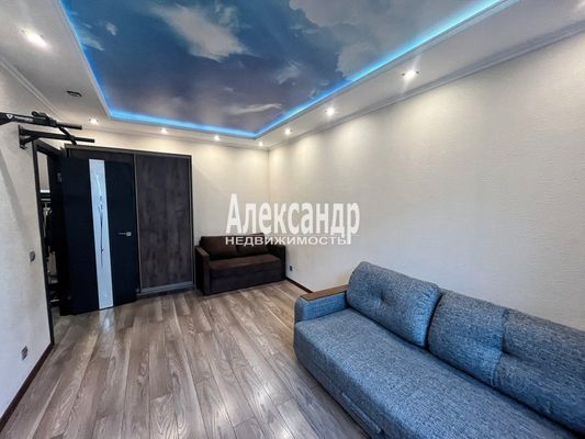 Продам однокомнатную (1-комн.) квартиру, Воронцовский б-р, 14к3, Мурино п
