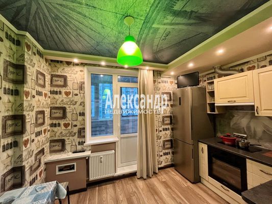 Продам однокомнатную (1-комн.) квартиру, Воронцовский б-р, 14к3, Мурино п