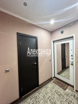 Продам однокомнатную (1-комн.) квартиру, Воронцовский б-р, 14к3, Мурино п