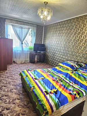 Продам двухкомнатную (2-комн.) квартиру, 19, Лесное п