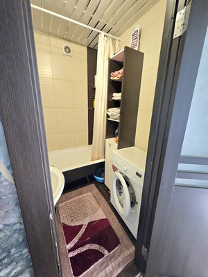 Продам двухкомнатную (2-комн.) квартиру, 19, Лесное п