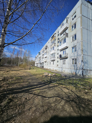 Продам двухкомнатную (2-комн.) квартиру, 19, Лесное п