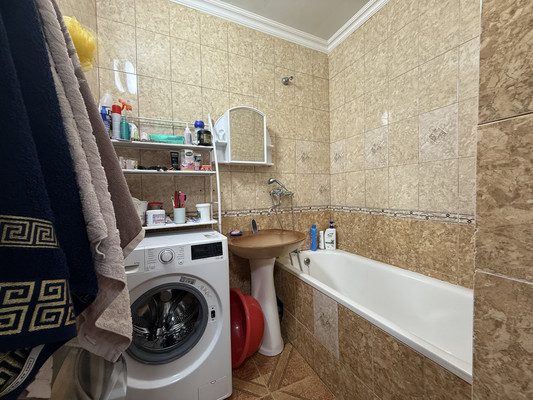 Продам двухкомнатную (2-комн.) квартиру, Эльбрусская ул, 19, Нальчик г