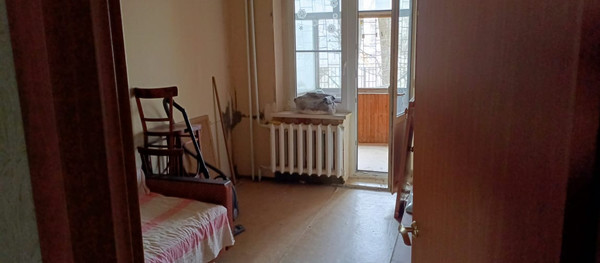 Продам трехкомнатную (3-комн.) квартиру, Таганрогская ул, 124/2, Ростов-на-Дону г