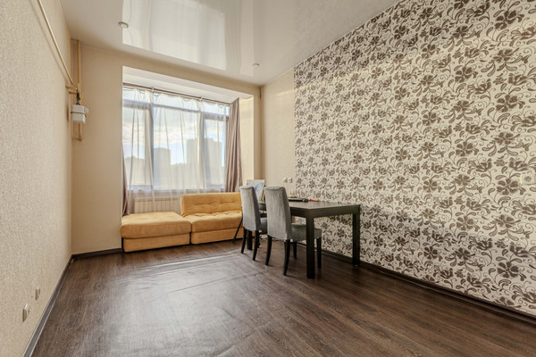 Продам двухкомнатную (2-комн.) квартиру, Габдуллы Кариева ул, 10, Казань г