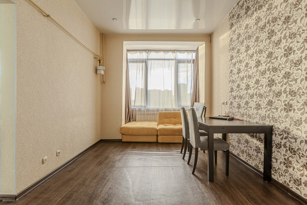 Продам двухкомнатную (2-комн.) квартиру, Габдуллы Кариева ул, 10, Казань г