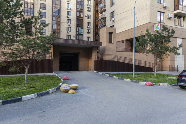 Продам двухкомнатную (2-комн.) квартиру, Габдуллы Кариева ул, 10, Казань г