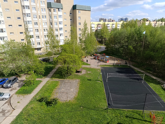 Продам двухкомнатную (2-комн.) квартиру, Шоссейная ул, 38, Бугры п